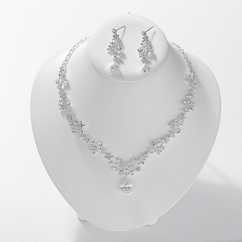 Elegant Diamond & Zircon Jewelry Set – Necklace & Stud Earrings for Wome