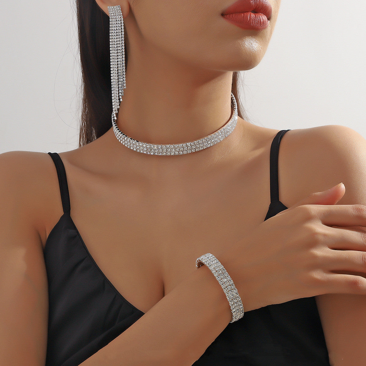 Sparkling Diamond Choker Set – 3-Piece Rhinestone Necklace, Bracelet & Earrings for Women