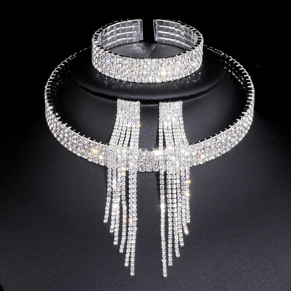 Sparkling Diamond Choker Set – 3-Piece Rhinestone Necklace, Bracelet & Earrings for Women