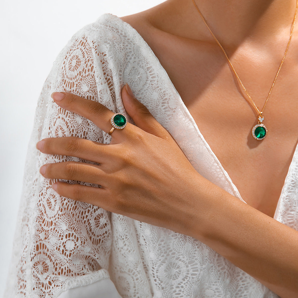 Elegant Round Emerald Jewelry Set – Gold Rhinestone Necklace & Earrings for Women