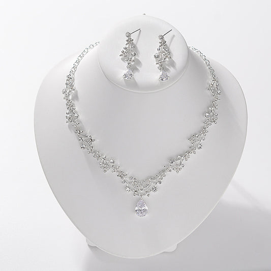 Elegant Diamond & Zircon Jewelry Set – Necklace & Stud Earrings for Wome