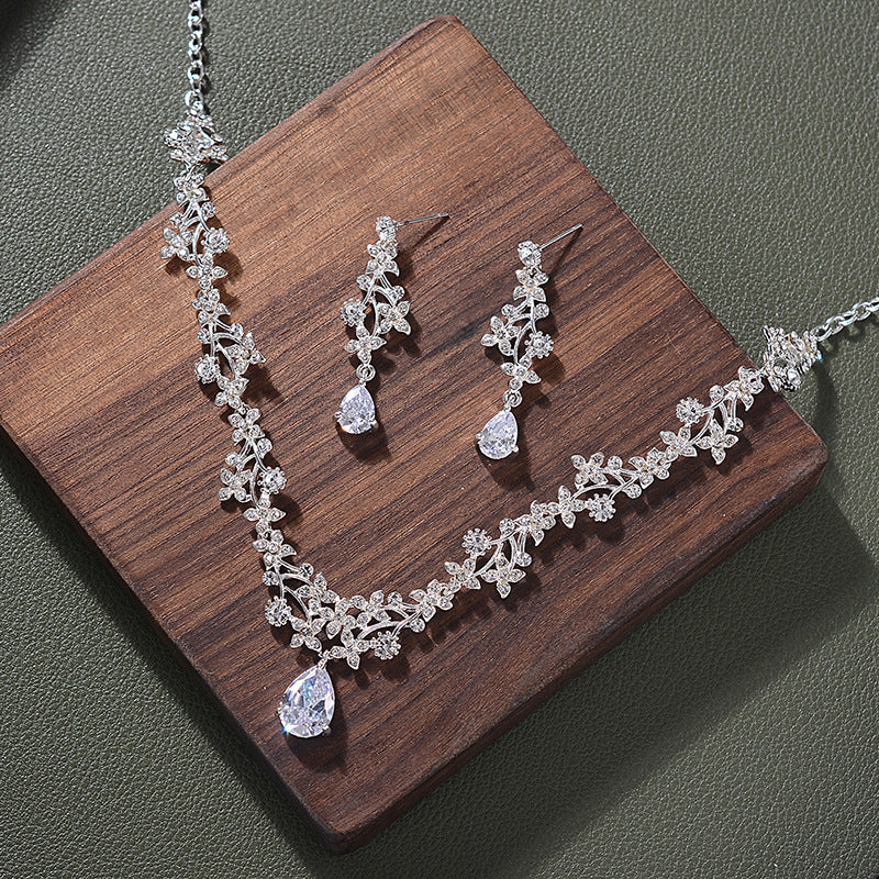 Elegant Diamond & Zircon Jewelry Set – Necklace & Stud Earrings for Wome