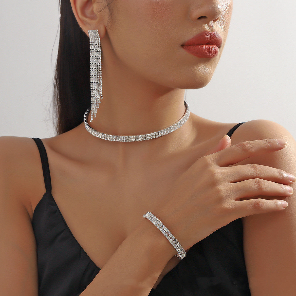Sparkling Diamond Choker Set – 3-Piece Rhinestone Necklace, Bracelet & Earrings for Women